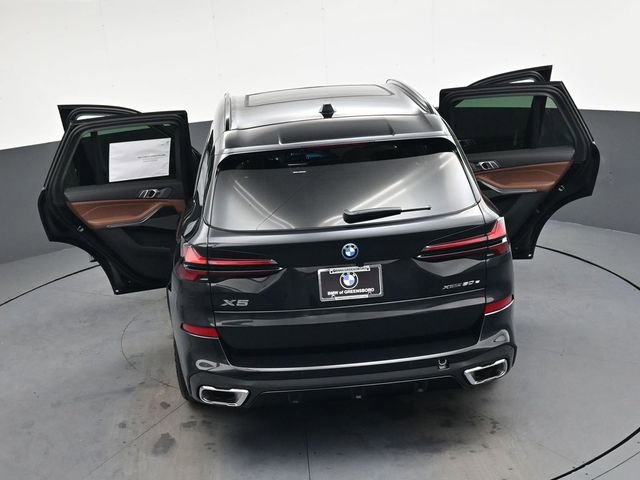 New 2026 BMW X5 xDrive50e w/ M Sport Package AWD/4WD image 38