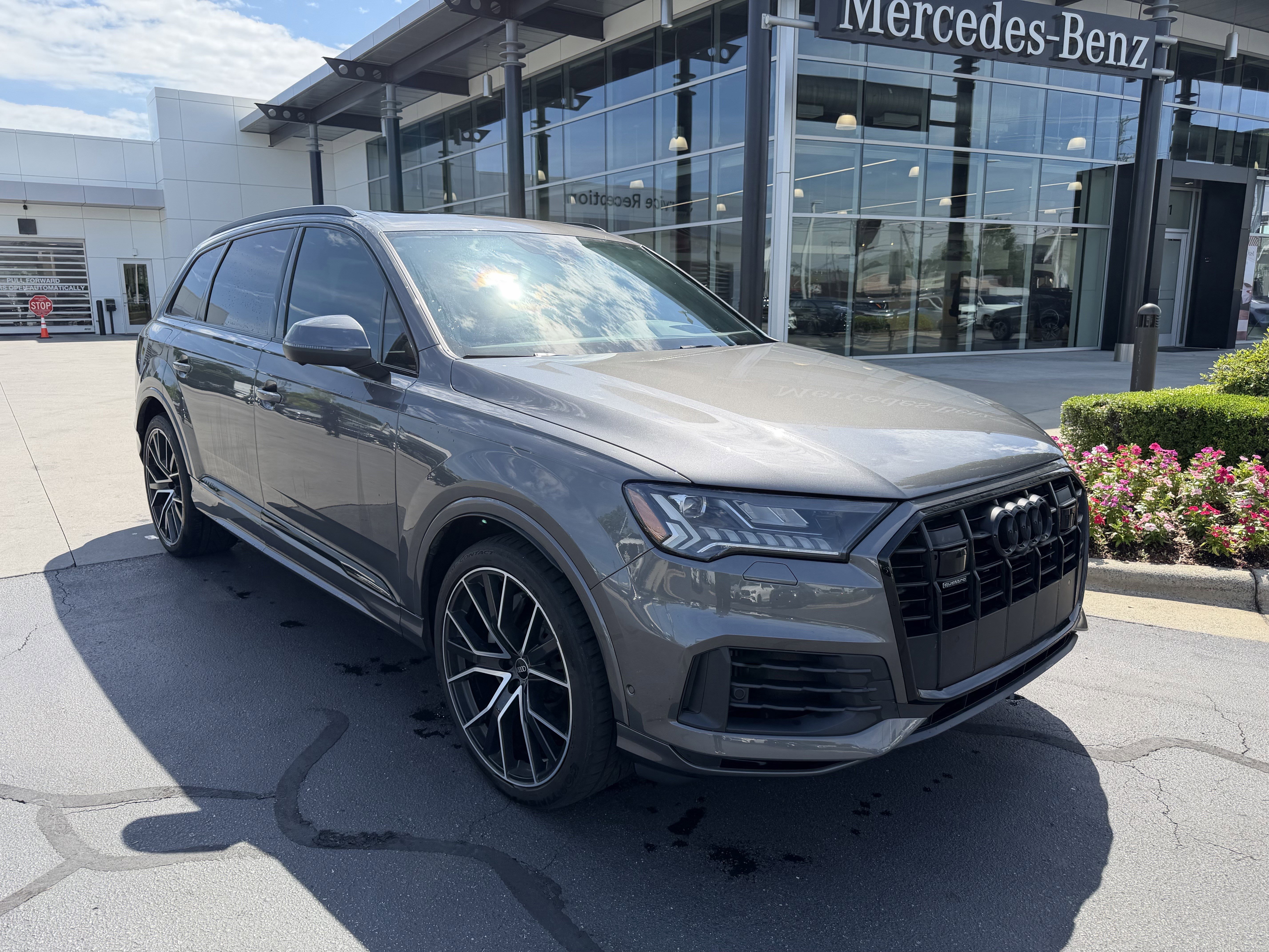 Used 2021 Audi Q7 3.0T Prestige w/ Prestige Package AWD/4WD image 2