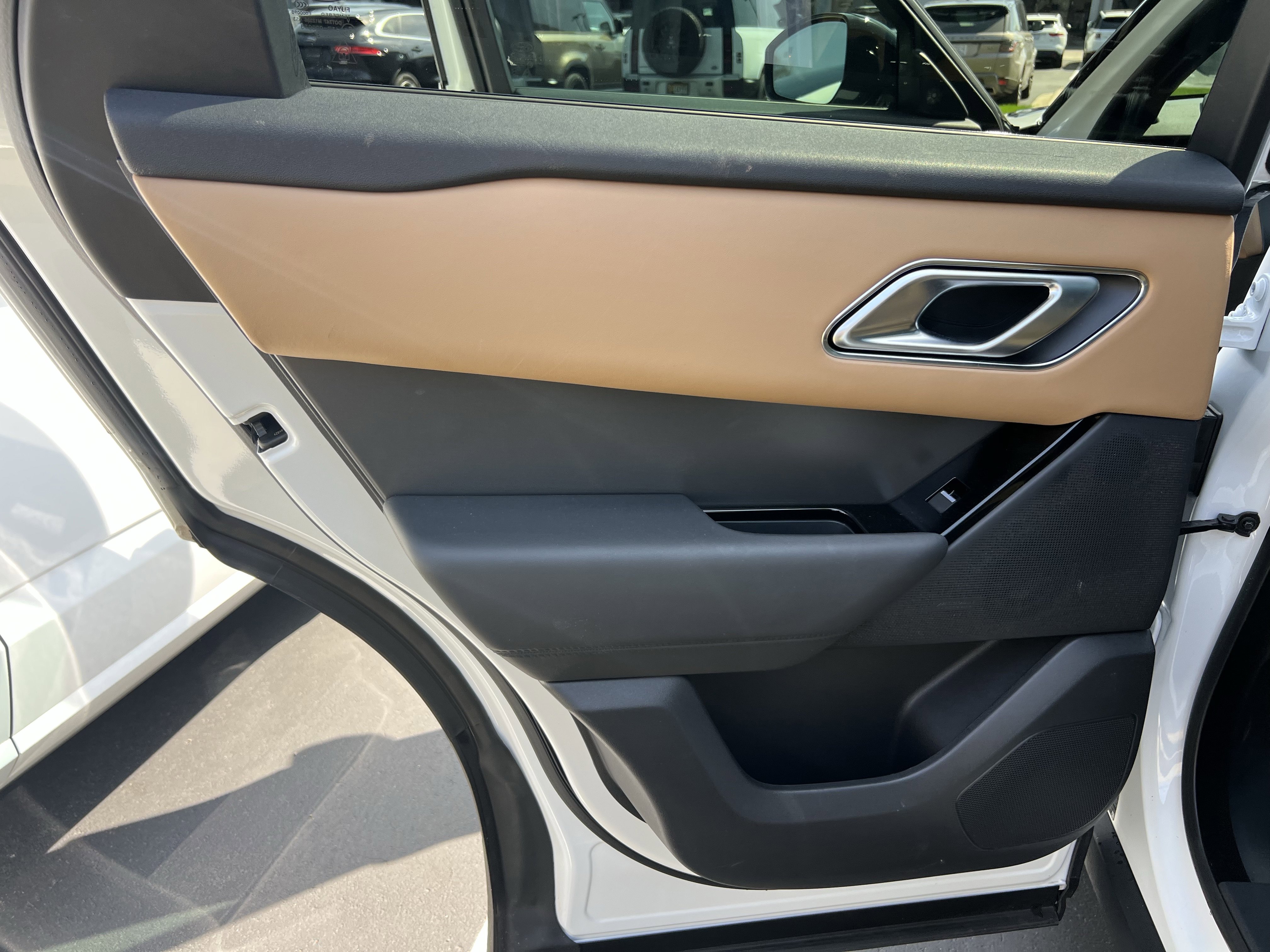 Certified 2025 Land Rover Range Rover Velar Dynamic HSE AWD/4WD image 27