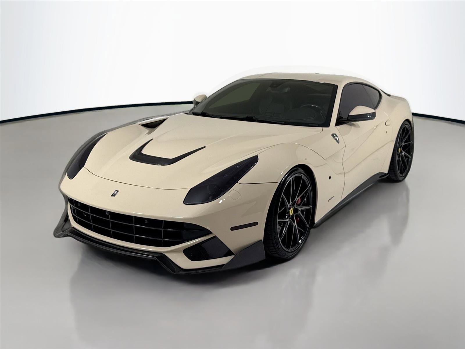 Used 2014 Ferrari F12 Berlinetta image 10