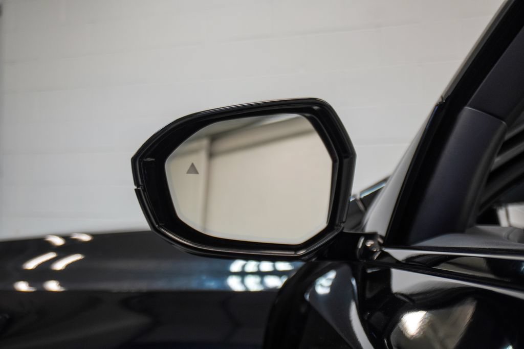 Used 2023 BMW 760i xDrive w/ Executive Package AWD/4WD image 42