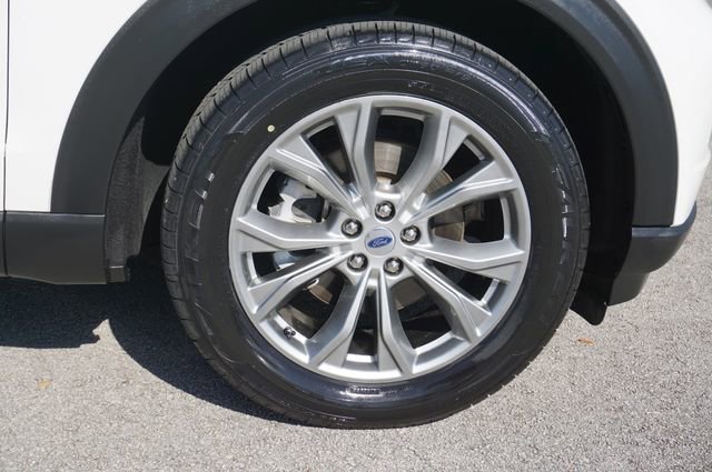 Certified 2022 Ford Explorer XLT w/ Equipment Group 202A RWD image 18