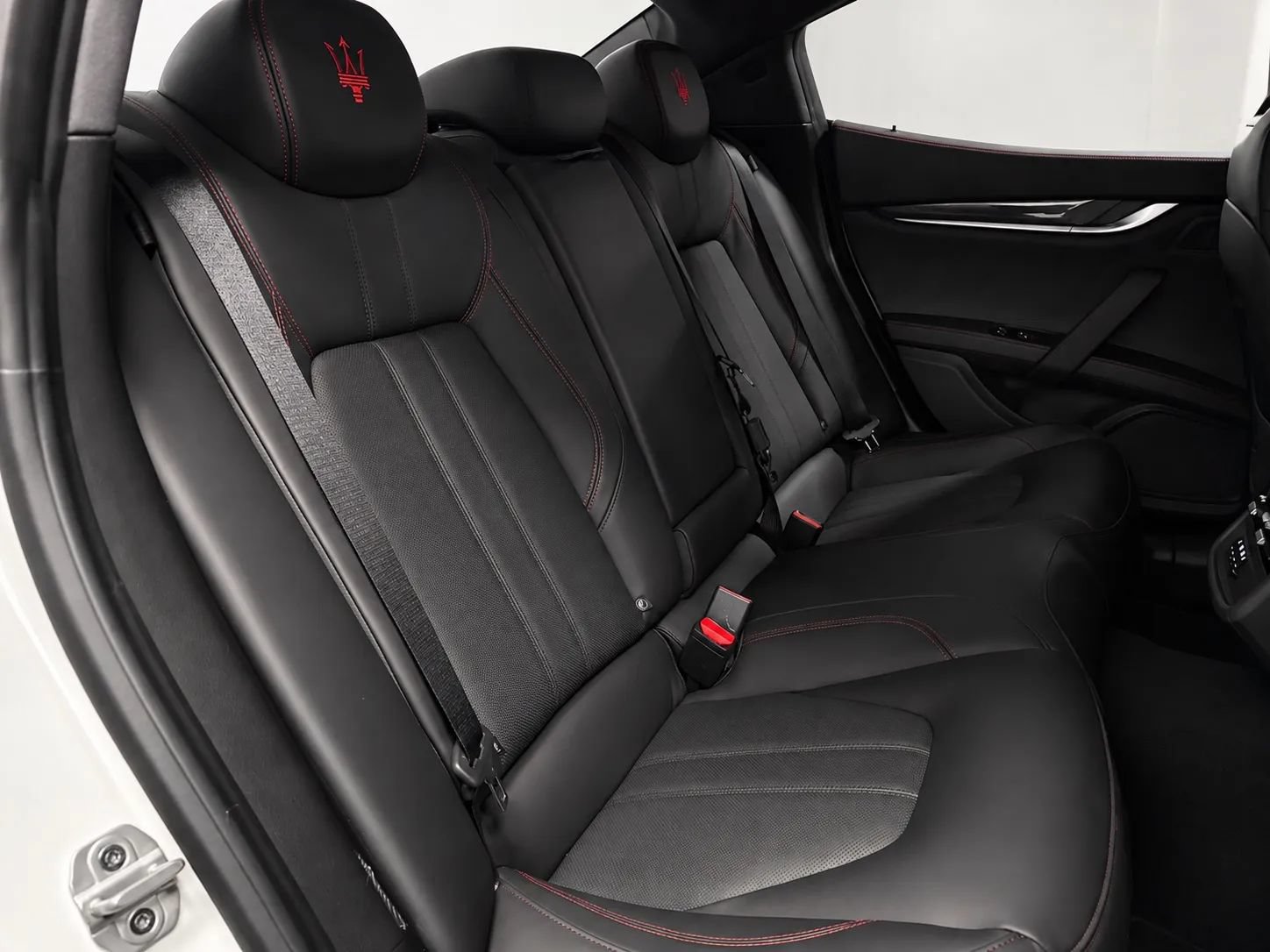 Used 2024 Maserati Ghibli Modena Q4 AWD/4WD image 20