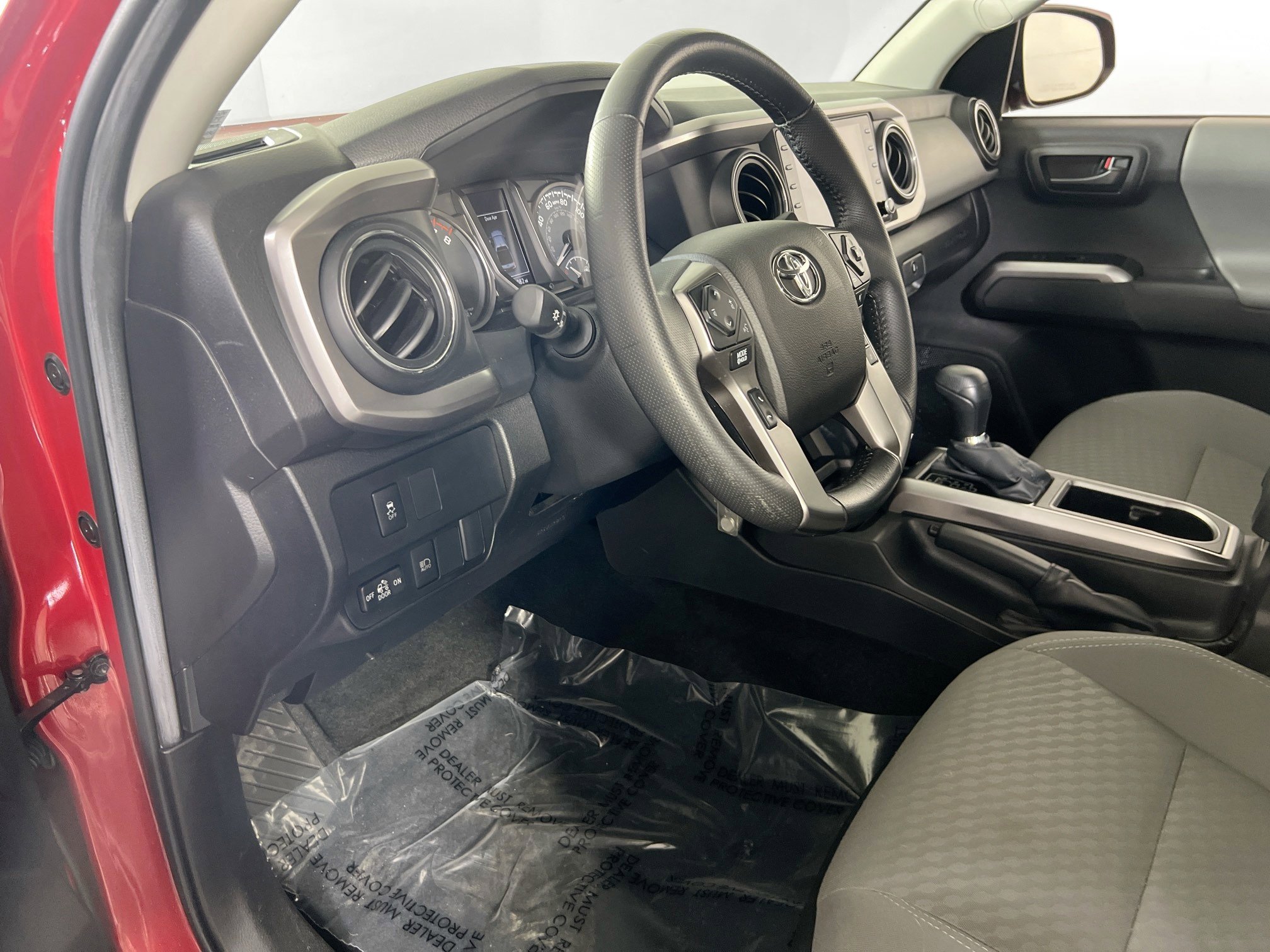Used 2022 Toyota Tacoma SR5 image 9