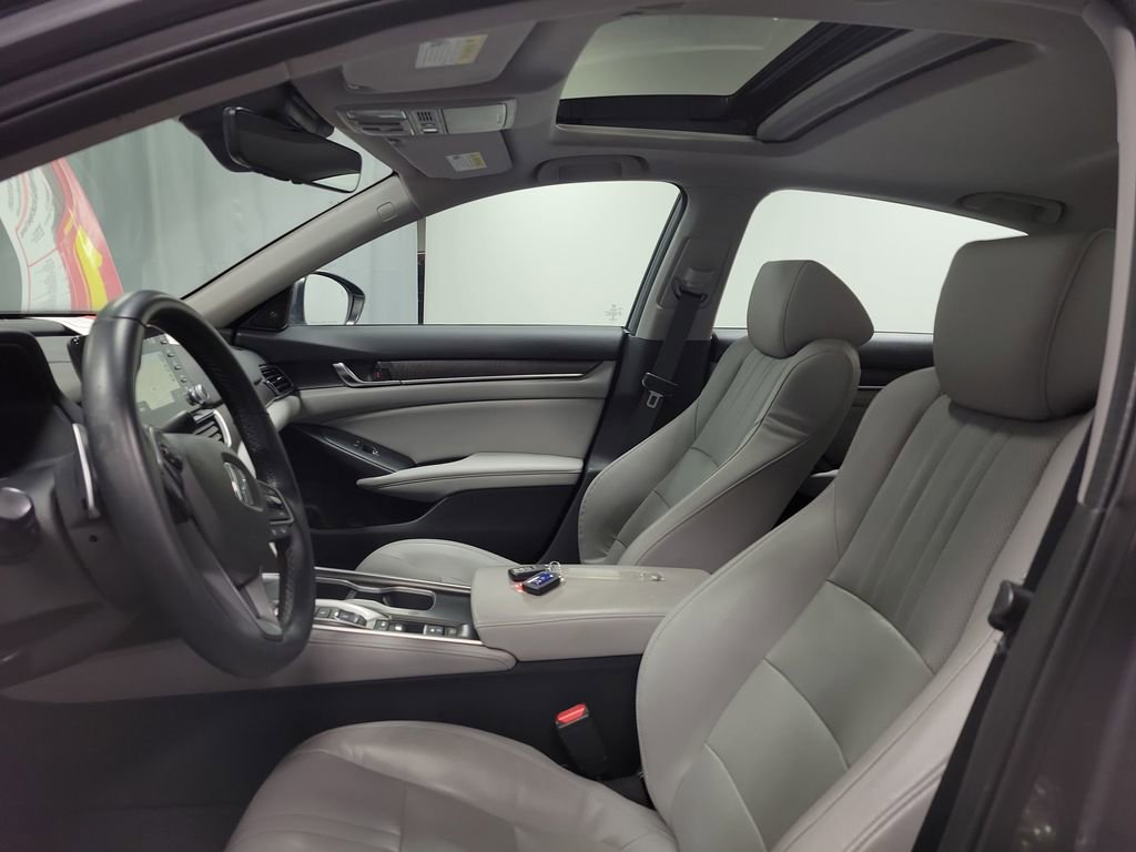 Used 2018 Honda Accord Touring image 12