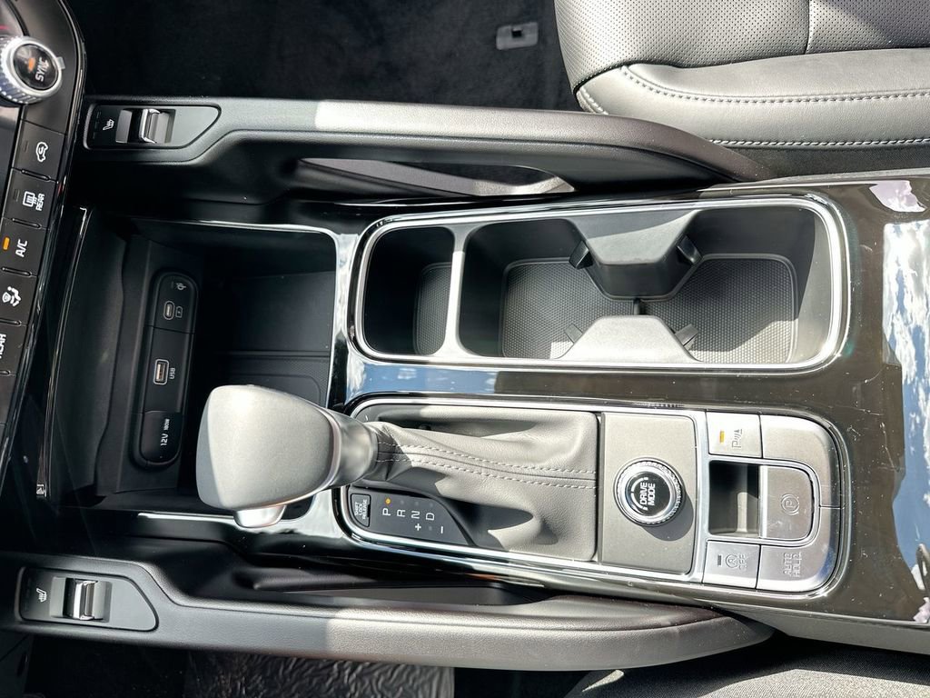 Used 2025 Kia Telluride S image 40