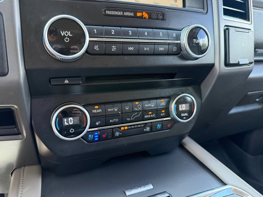 Used 2018 Ford Expedition XLT w/ Equipment Group 202A RWD image 37