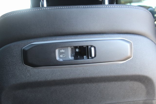 Used 2024 BMW X6 xDrive40i w/ Premium Package image 23