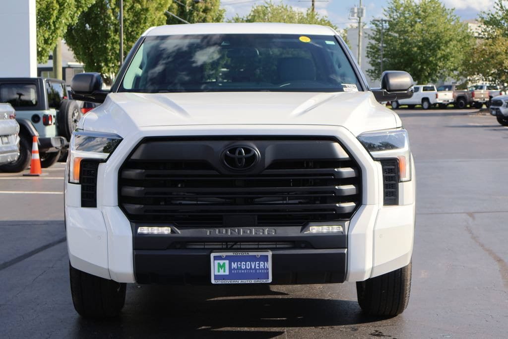 Used 2023 Toyota Tundra SR5 w/ SR5 Convenience Package AWD/4WD image 12