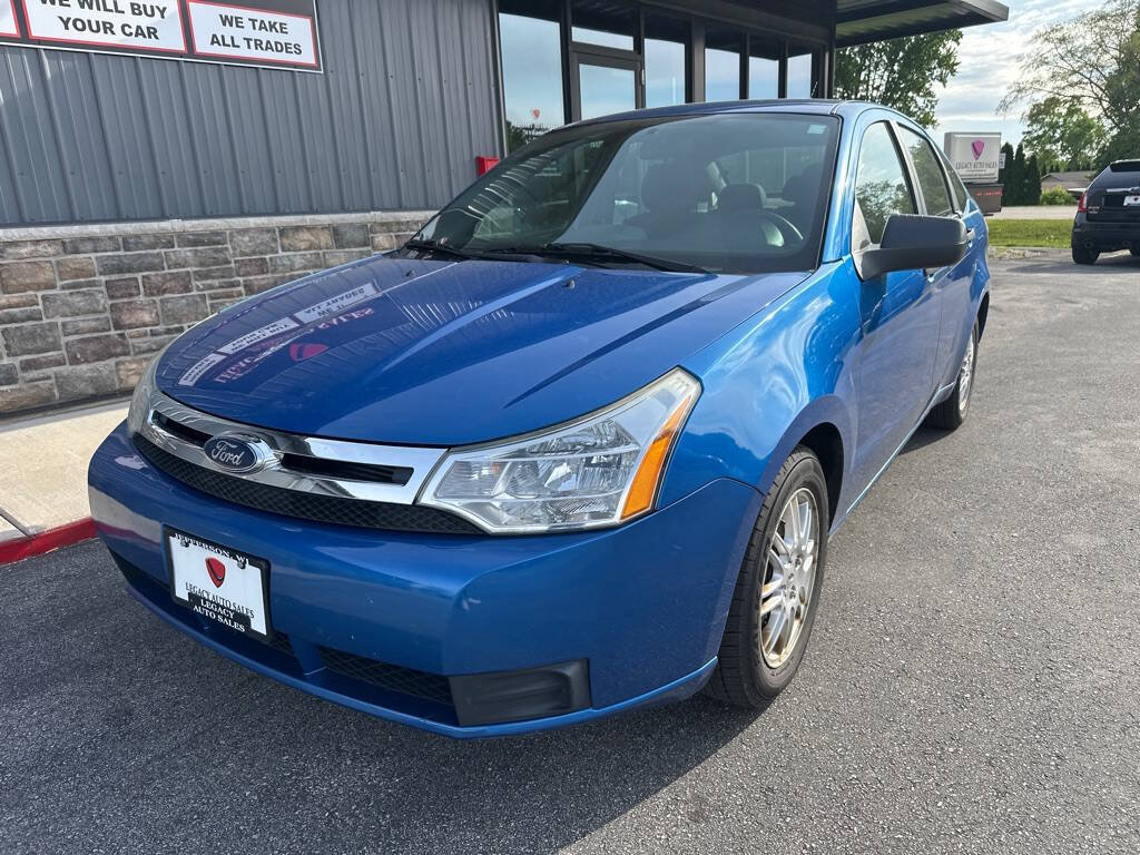 Used 2010 Ford Focus SE FWD image 4