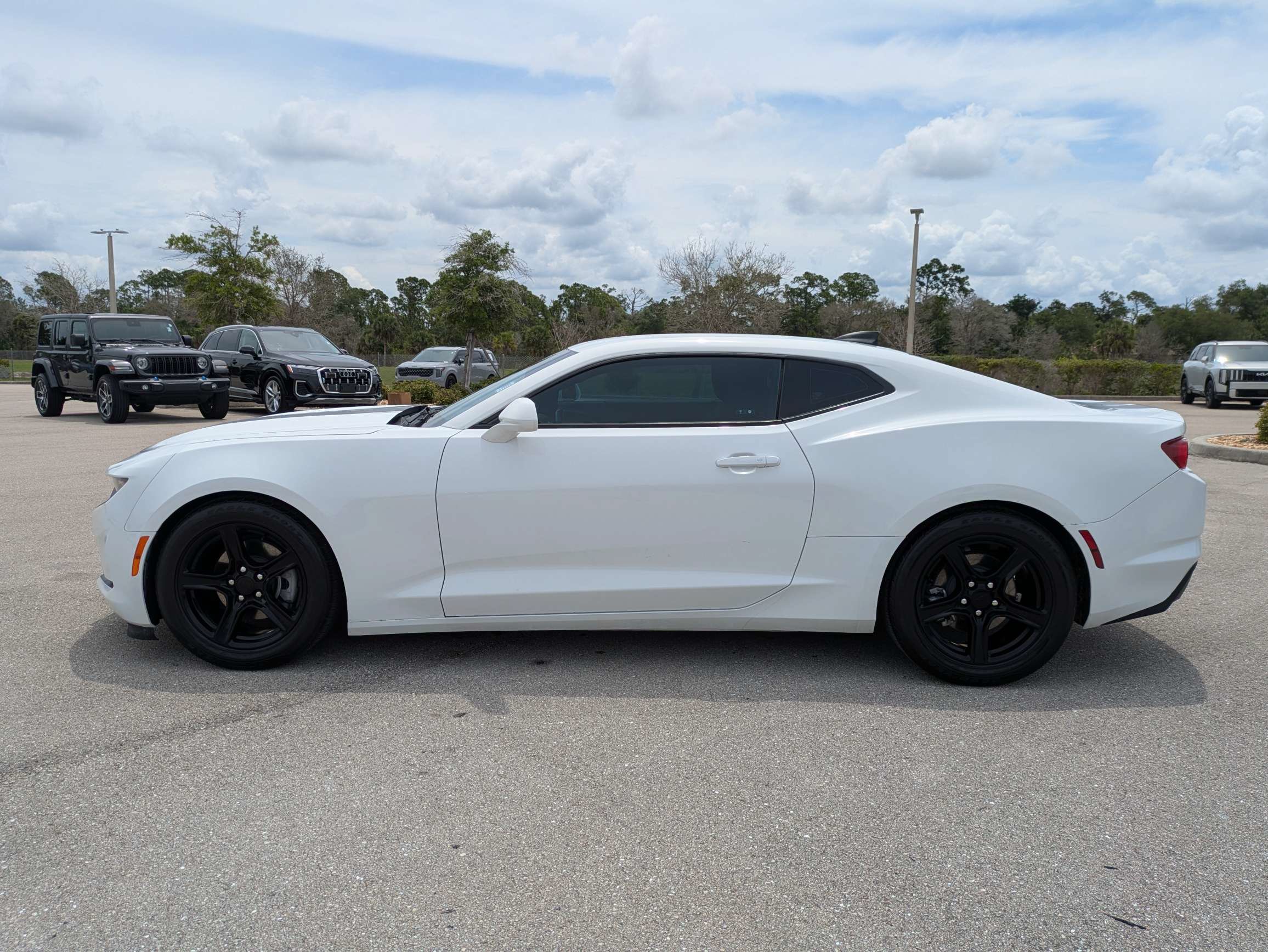 Used 2024 Chevrolet Camaro LT RWD image 8