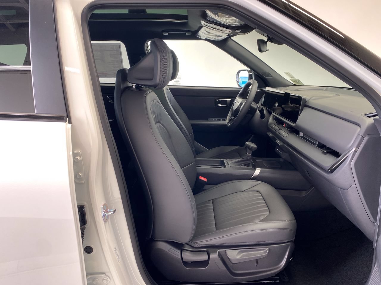 New 2027 Kia Seltos X-Line S w/ X-Line S Premium Package AWD/4WD image 29