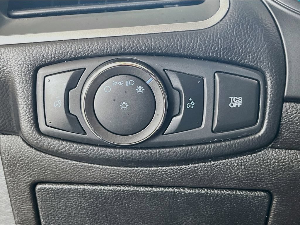 Used 2020 Ford Edge SE FWD image 10