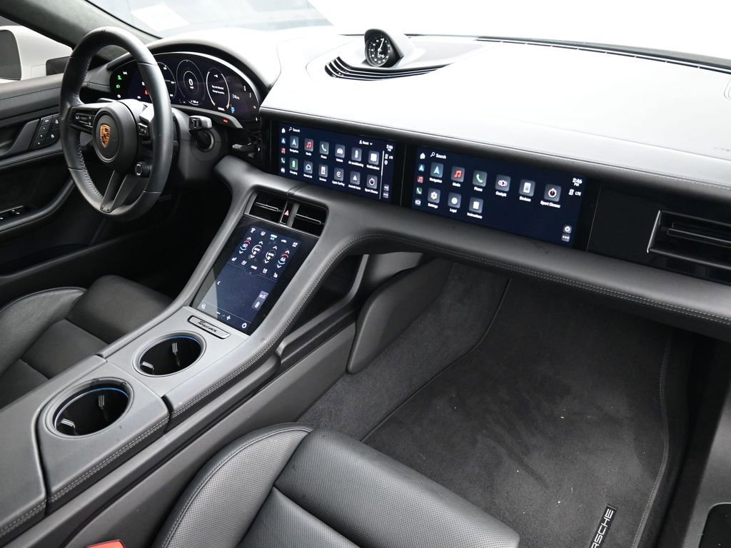 Certified 2022 Porsche Taycan GTS image 28