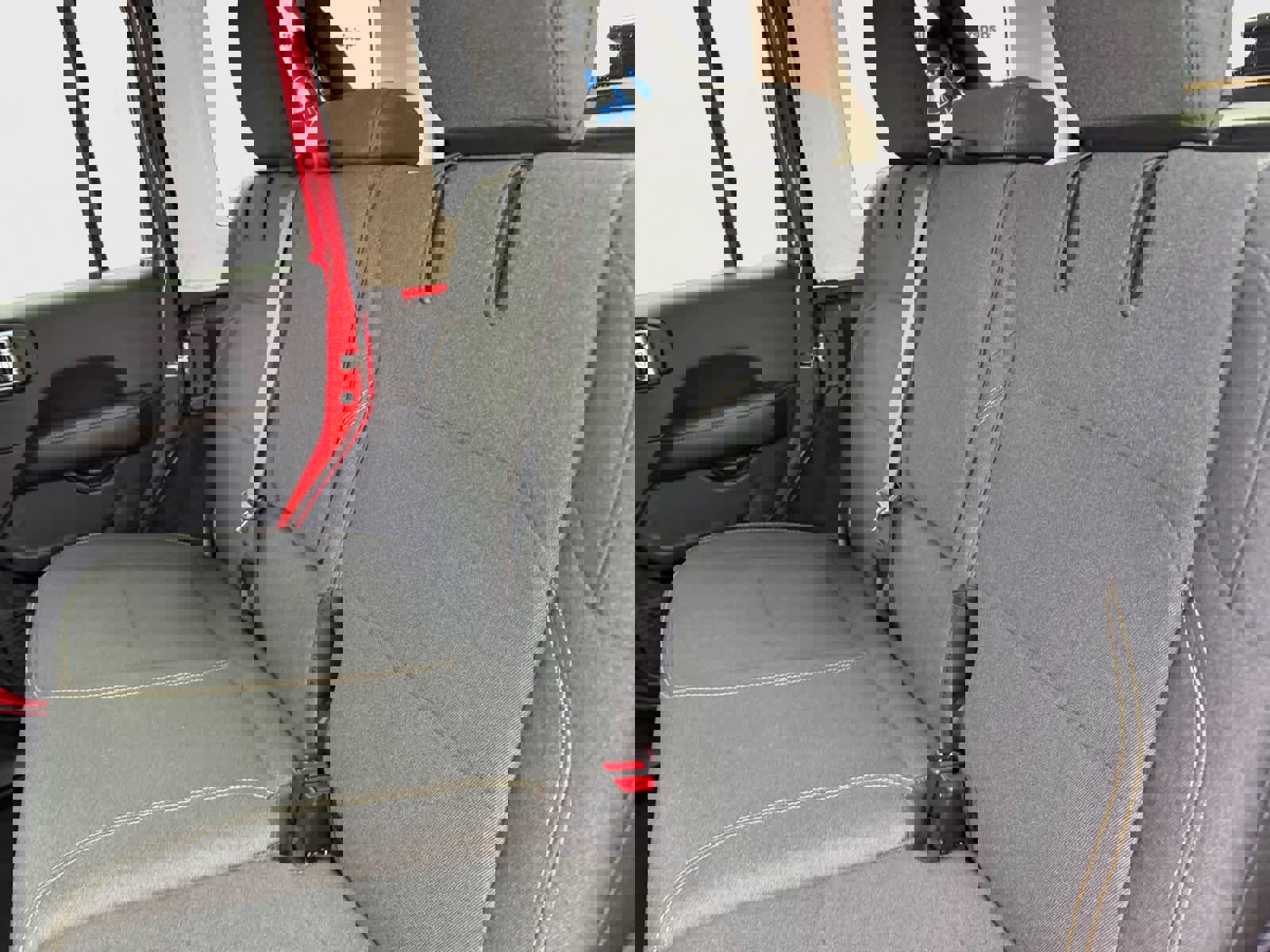 Used 2025 Jeep Wrangler Sahara image 16