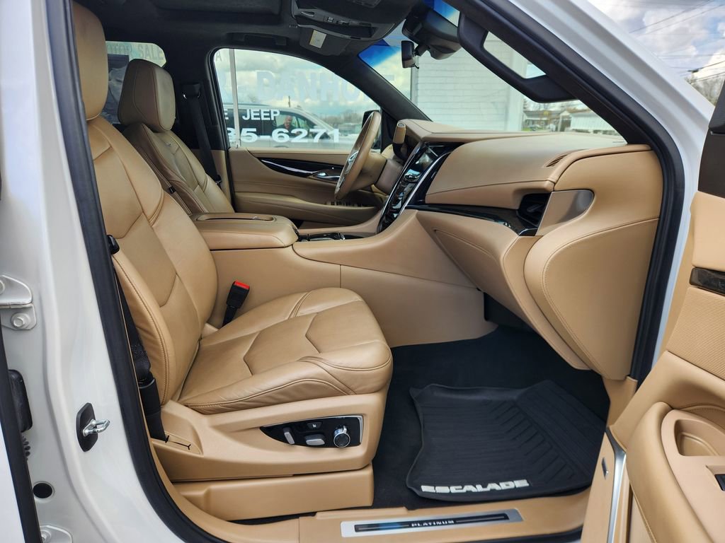 Used 2019 Cadillac Escalade ESV Platinum image 9