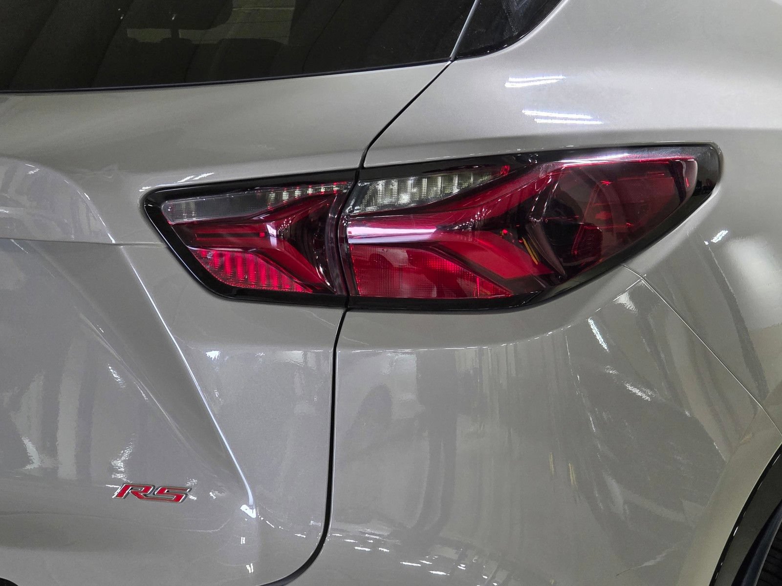 Used 2021 Chevrolet Blazer RS w/ Enhanced Convenience Package FWD image 12