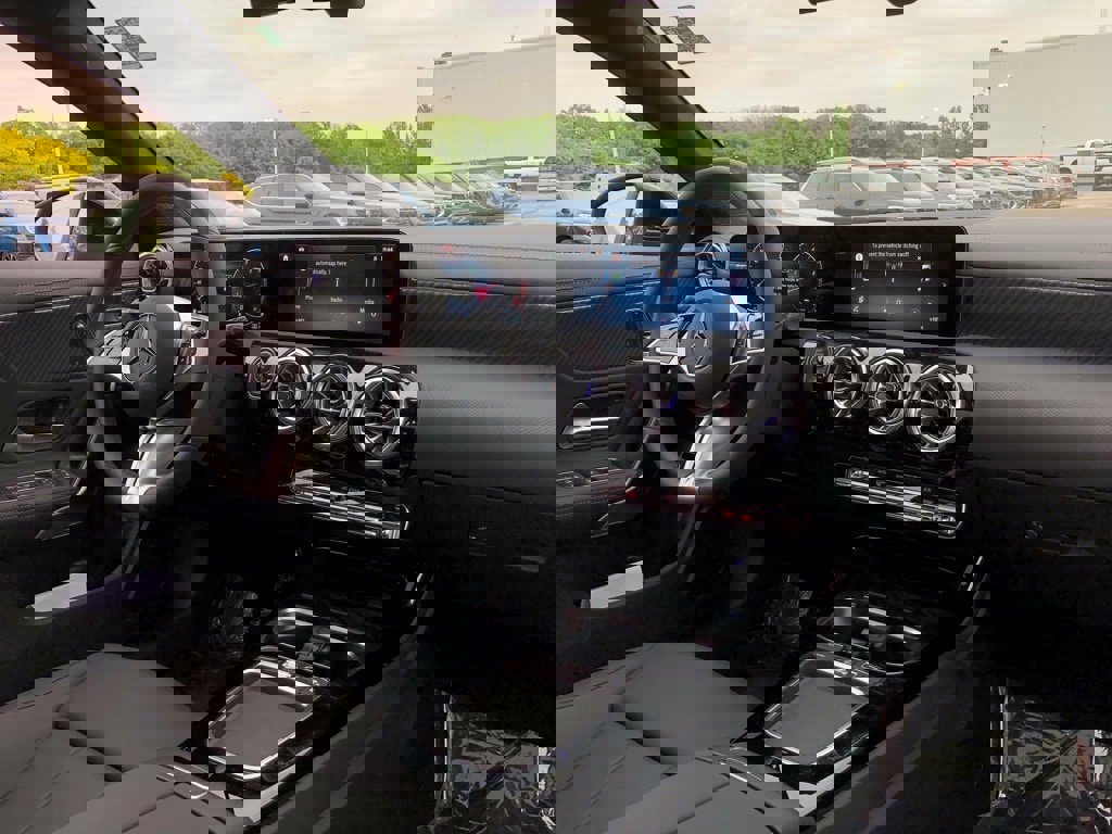 New 2025 Mercedes-Benz CLA 250 4MATIC image 17