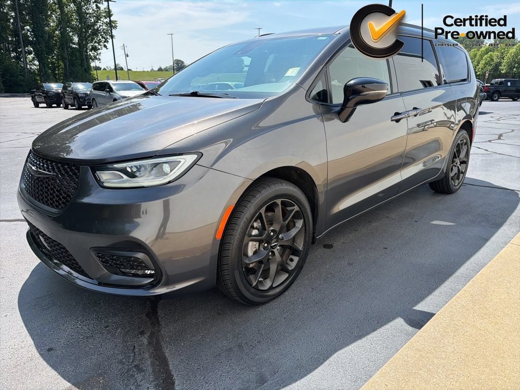 Certified 2023 Chrysler Pacifica Limited w/ Uconnect Theater Family Group AWD/4WD image 14