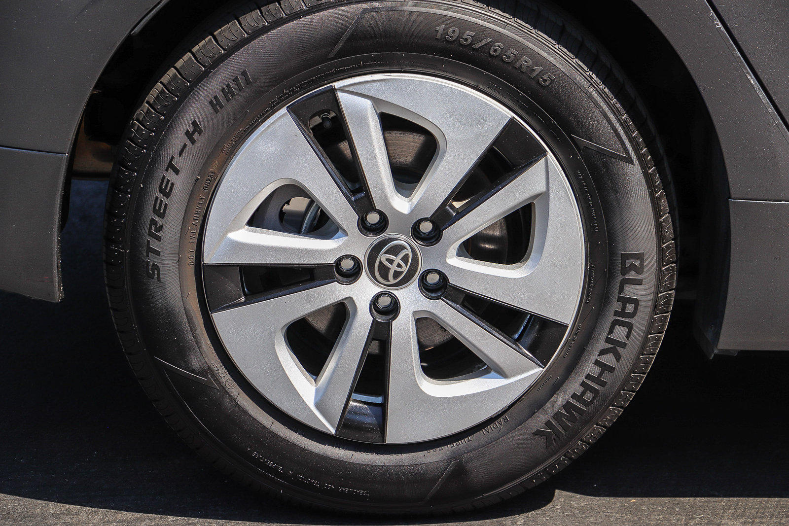 Used 2016 Toyota Prius Three FWD image 12