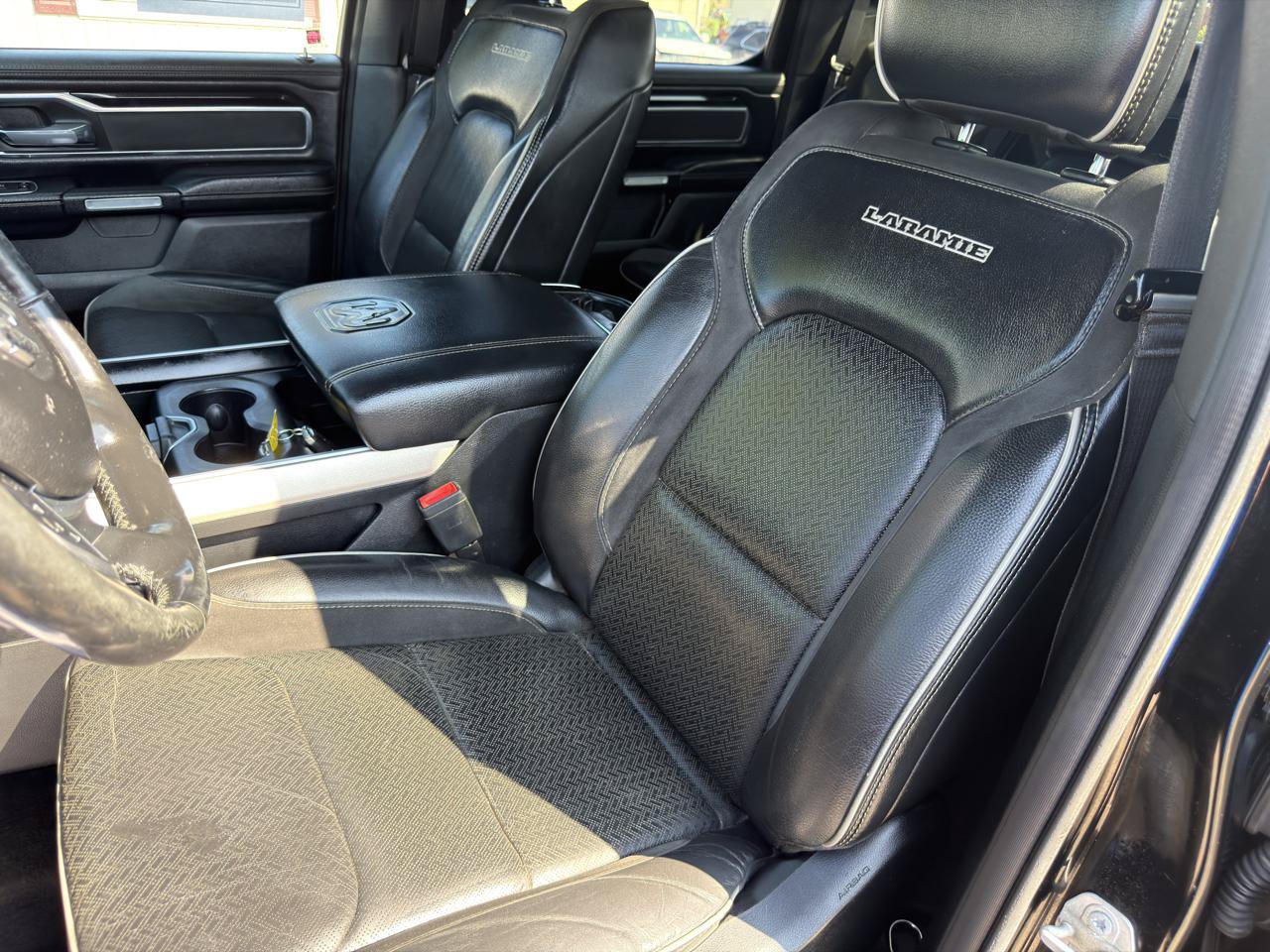 Used 2019 RAM 1500 Laramie AWD/4WD image 43