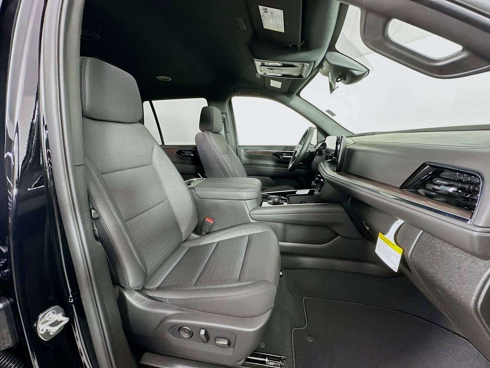 New 2026 Chevrolet Tahoe LS w/ LPO, Dark Essentials Package AWD/4WD image 29
