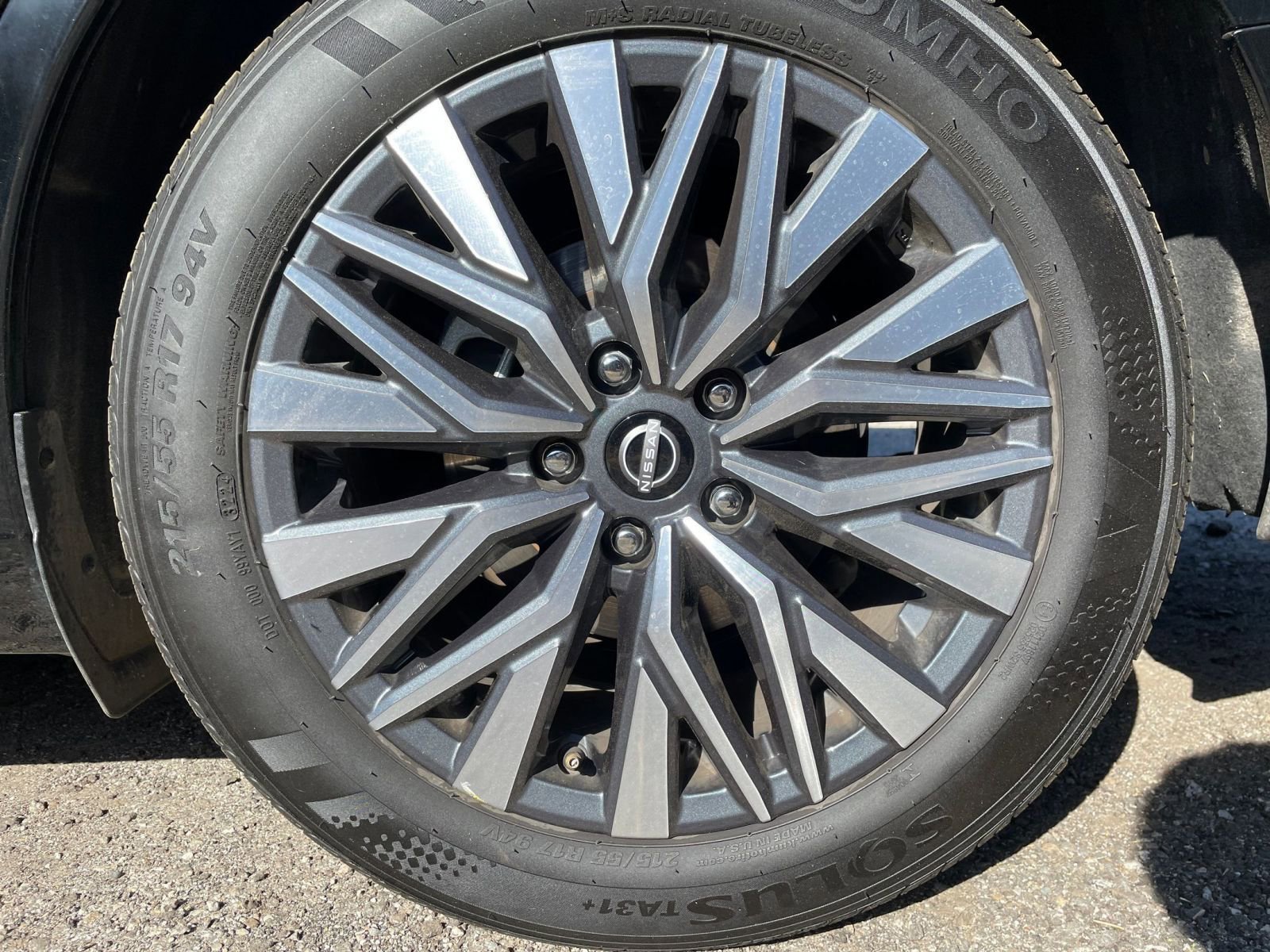 Used 2025 Nissan Altima 2.5 SV FWD image 31