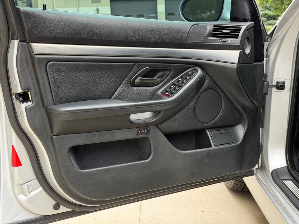 Used 2002 BMW M5 RWD image 29