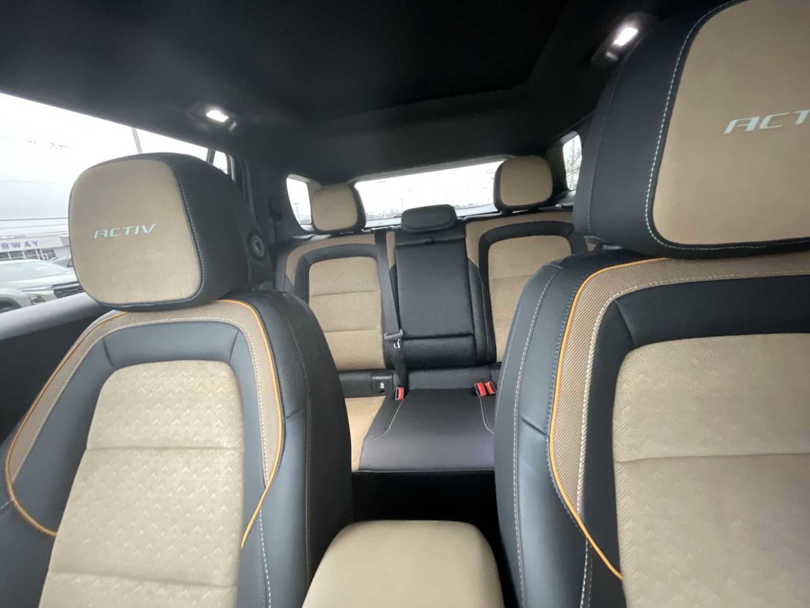 Used 2025 Chevrolet Equinox ACTIV w/ Safety and Technology Package image 20