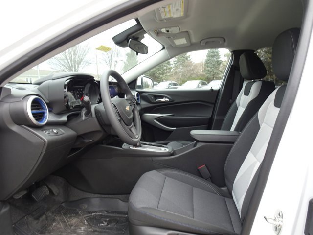 New 2026 Chevrolet Trax LS w/ LS Convenience Package image 6