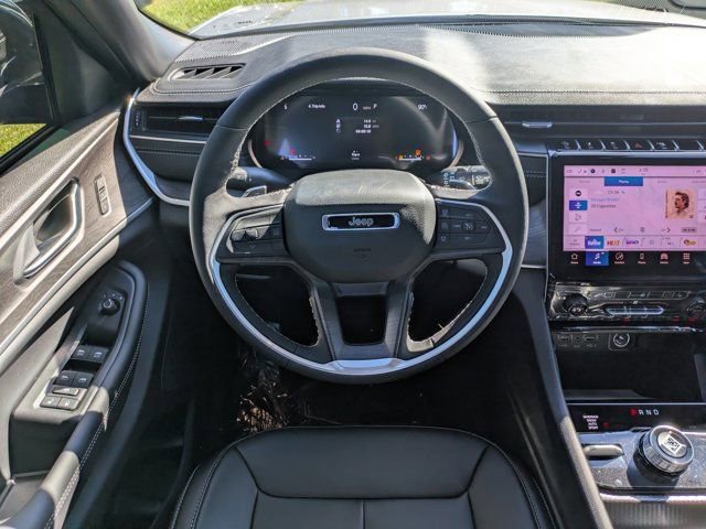 New 2025 Jeep Grand Cherokee L Limited w/ Black Appearance Package image 14