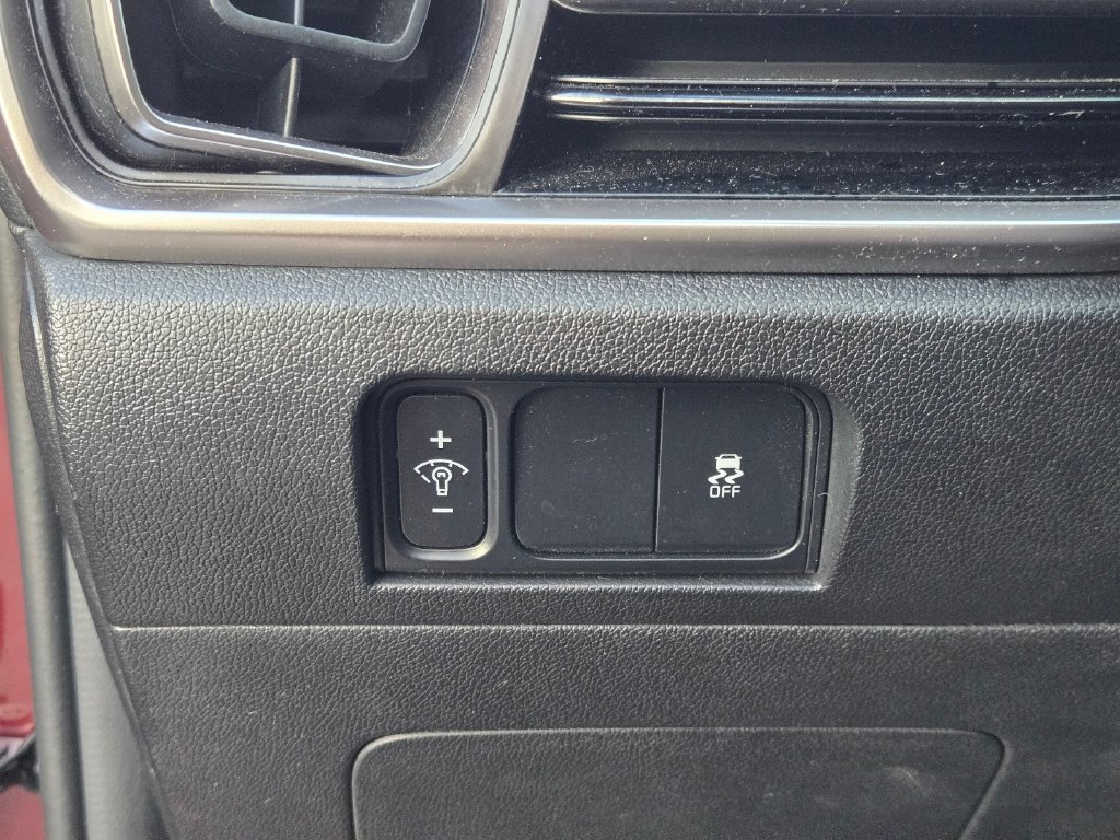 Used 2025 Kia Sorento LX FWD image 24