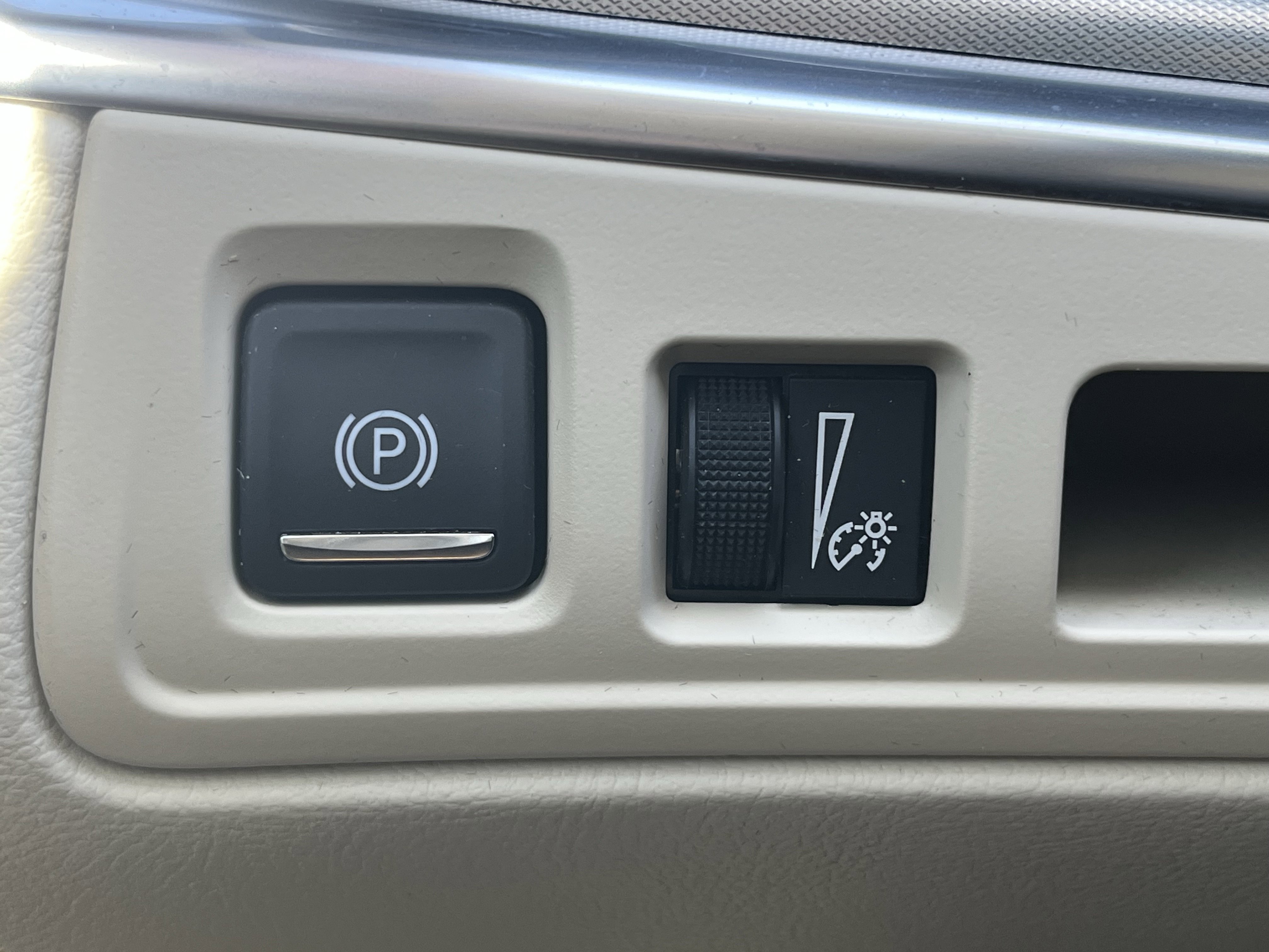 Certified 2023 Cadillac XT5 Premium Luxury FWD image 33