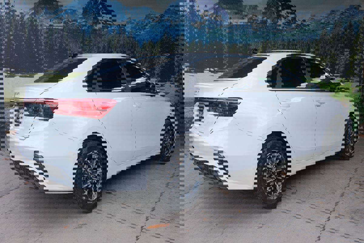 Used 2023 Kia Forte LXS image 6