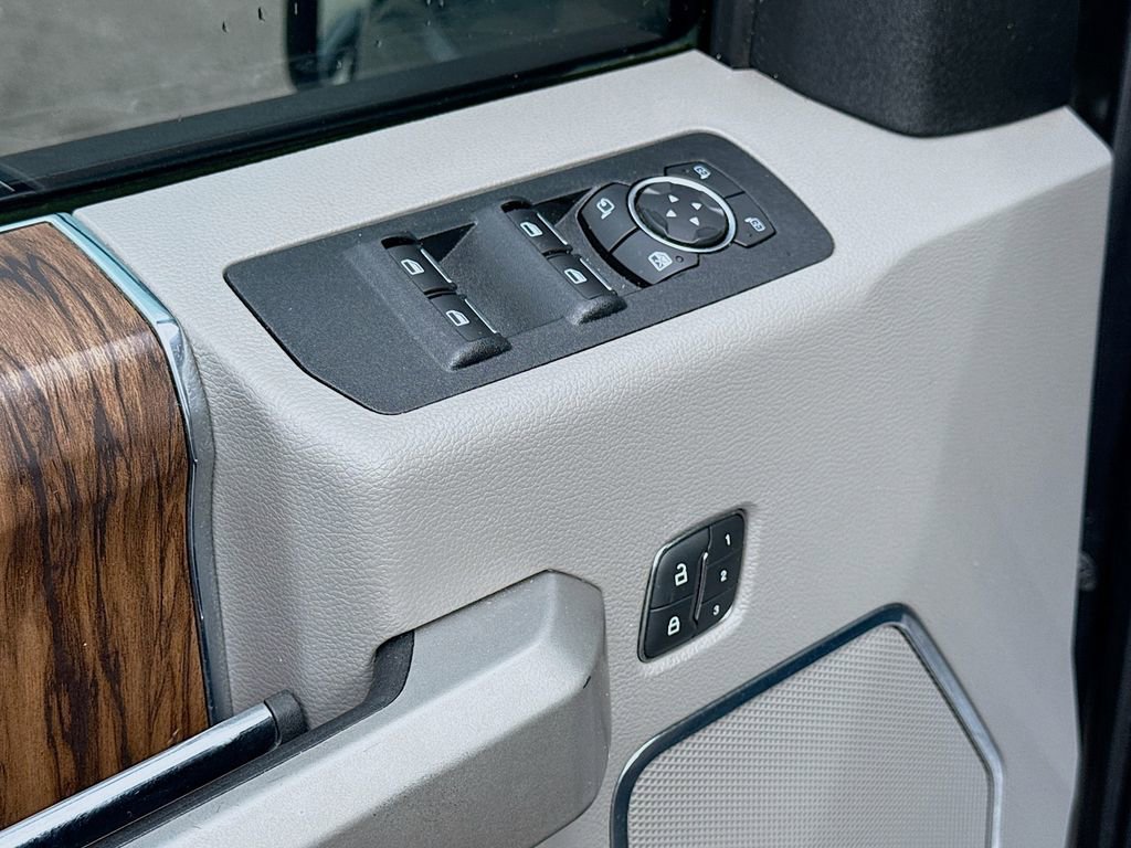 Used 2018 Ford F150 Lariat image 18
