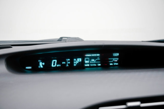 Used 2013 Toyota Prius Four w/ Deluxe Solar Roof Pkg FWD image 12