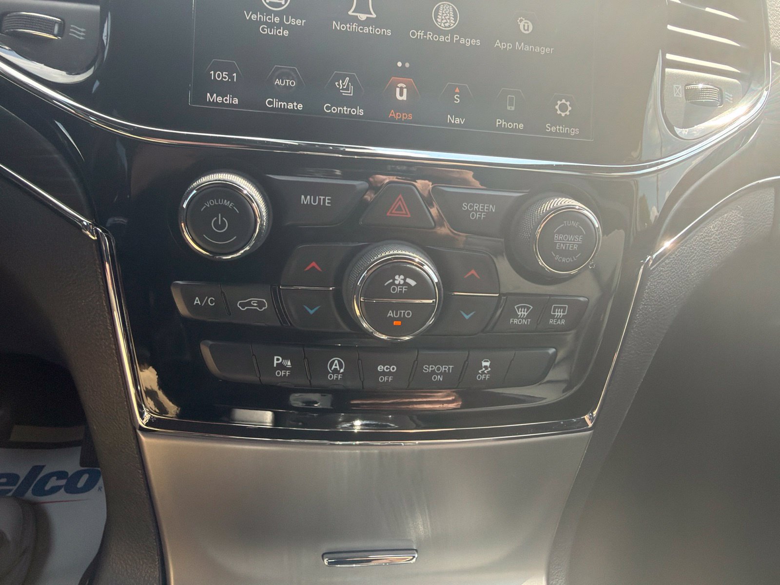 Used 2019 Jeep Grand Cherokee Limited AWD/4WD image 15