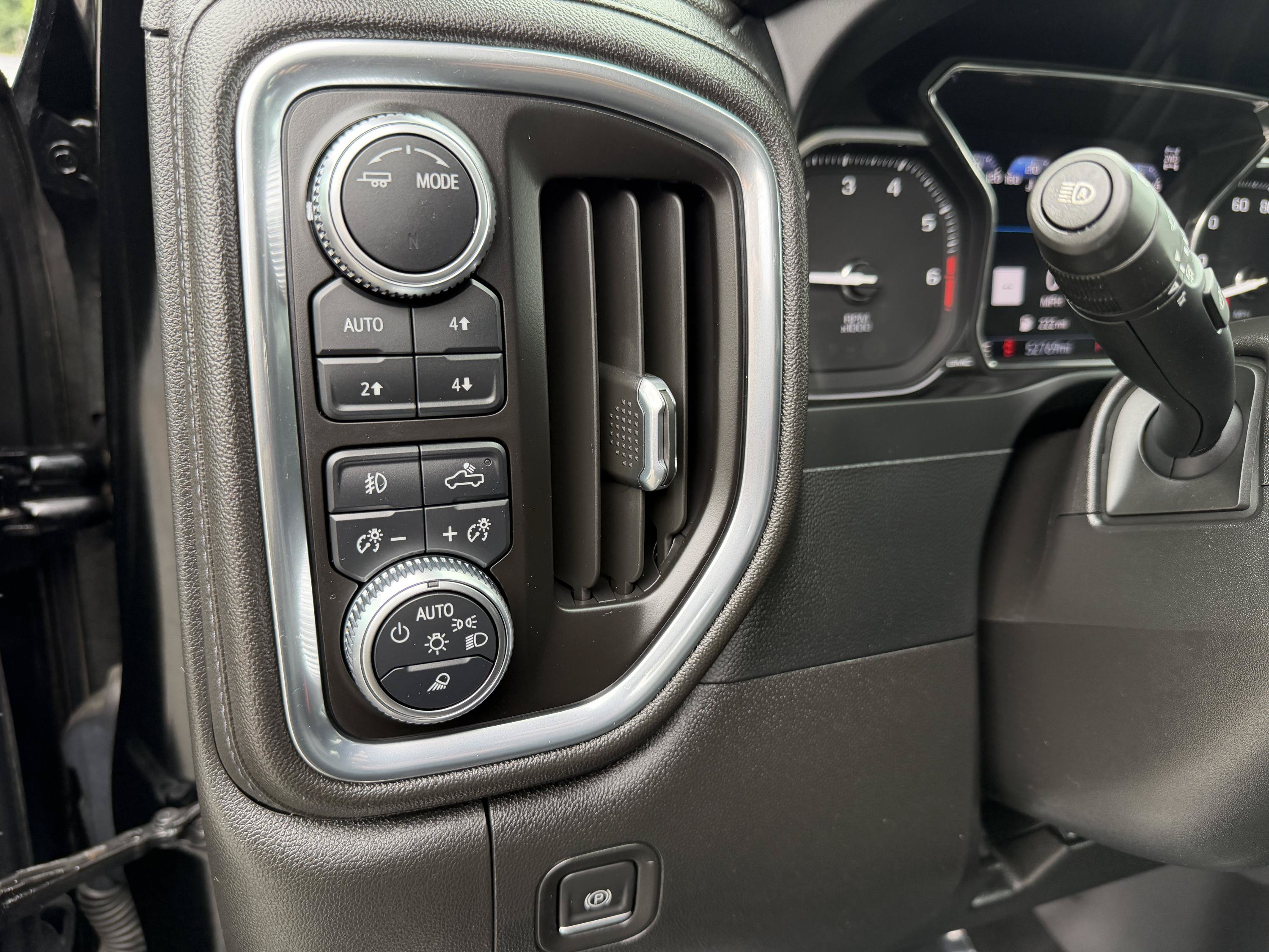 Used 2022 GMC Sierra 1500 Denali w/ Denali Premium Package AWD/4WD image 24
