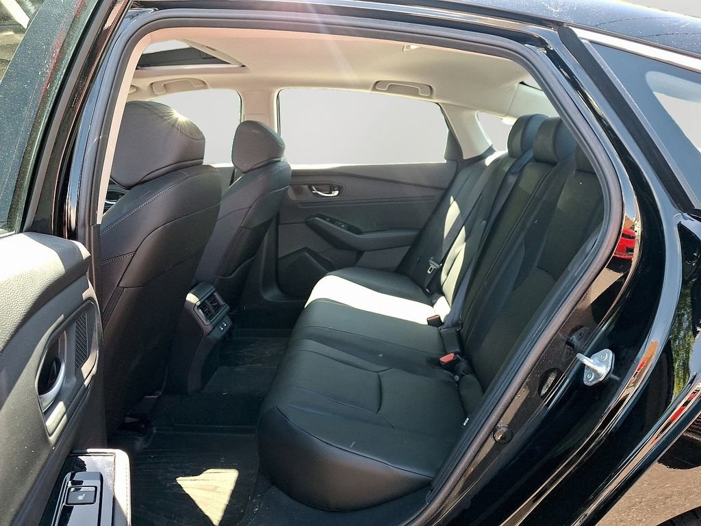 Used 2023 Honda Accord Touring image 8