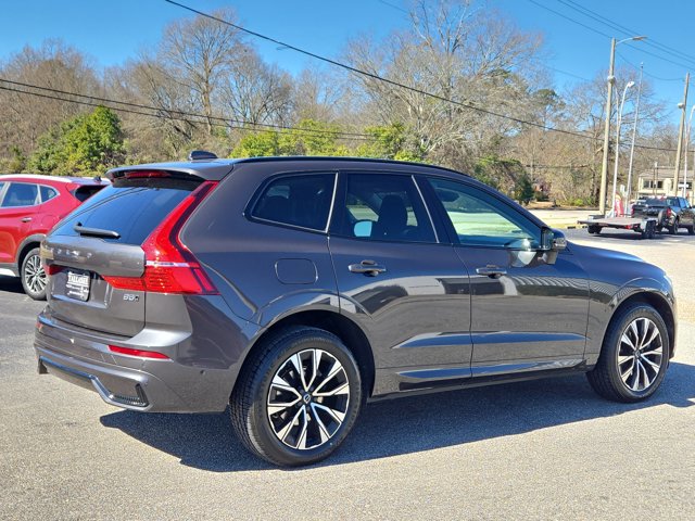 Used 2023 Volvo XC60 B5 Plus image 6