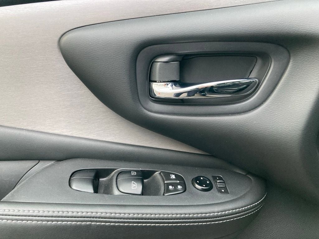 Used 2022 Nissan Murano SV w/ SV Midnight Edition Package FWD image 13