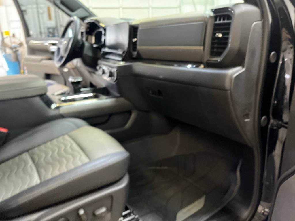 Used 2025 Chevrolet Silverado 1500 ZR2 w/ Technology Package AWD/4WD image 27