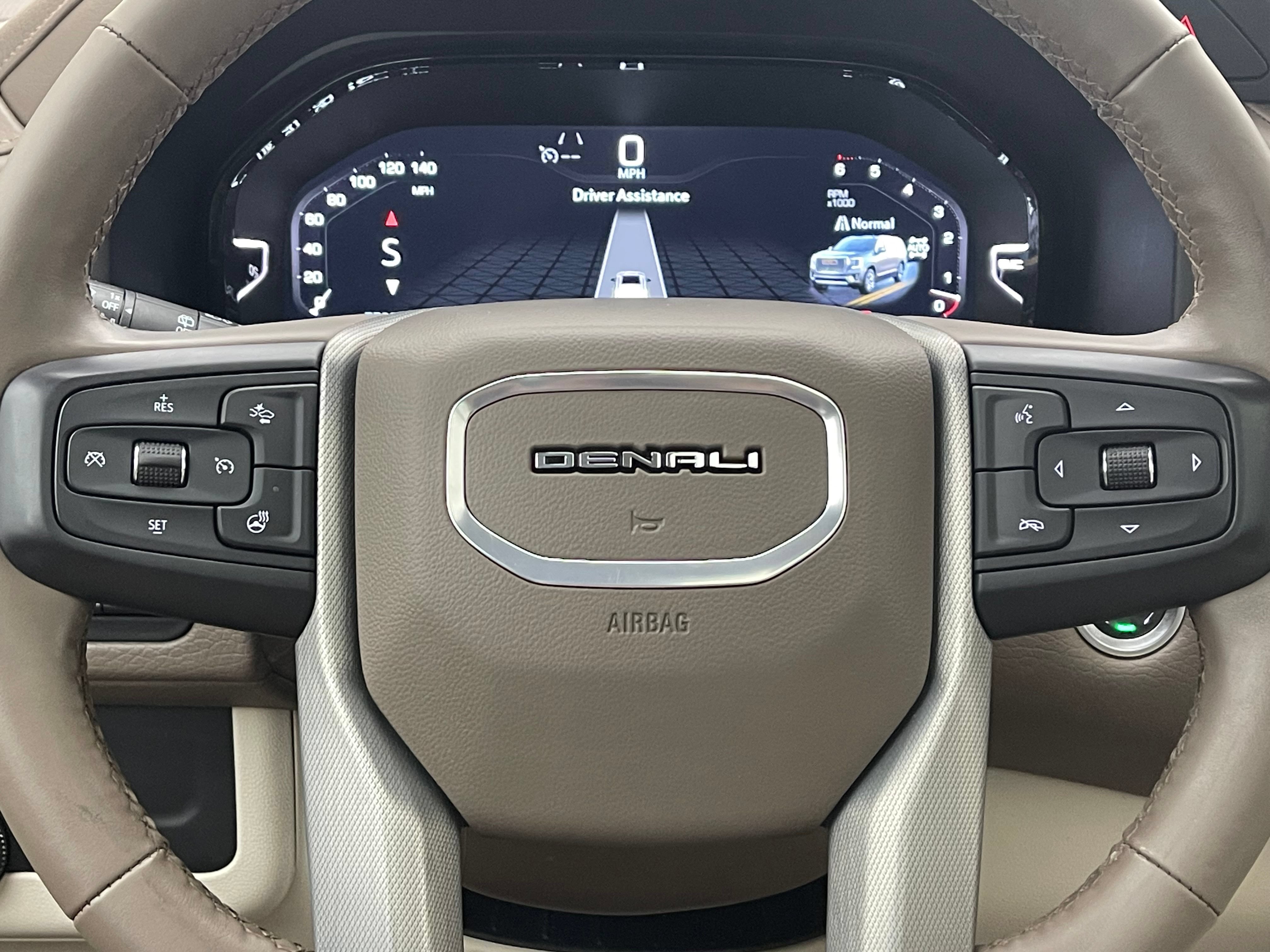 Used 2024 GMC Yukon Denali AWD/4WD image 23