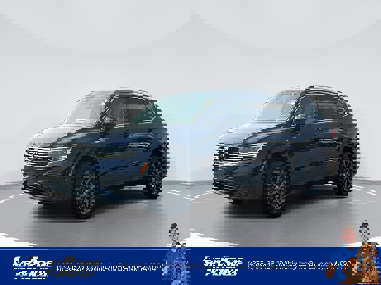 Used 2023 Volkswagen Tiguan SE image 1