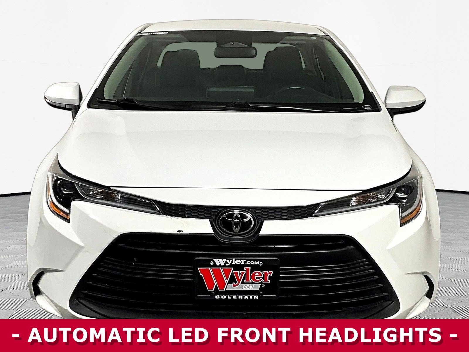 Used 2023 Toyota Corolla LE FWD image 2