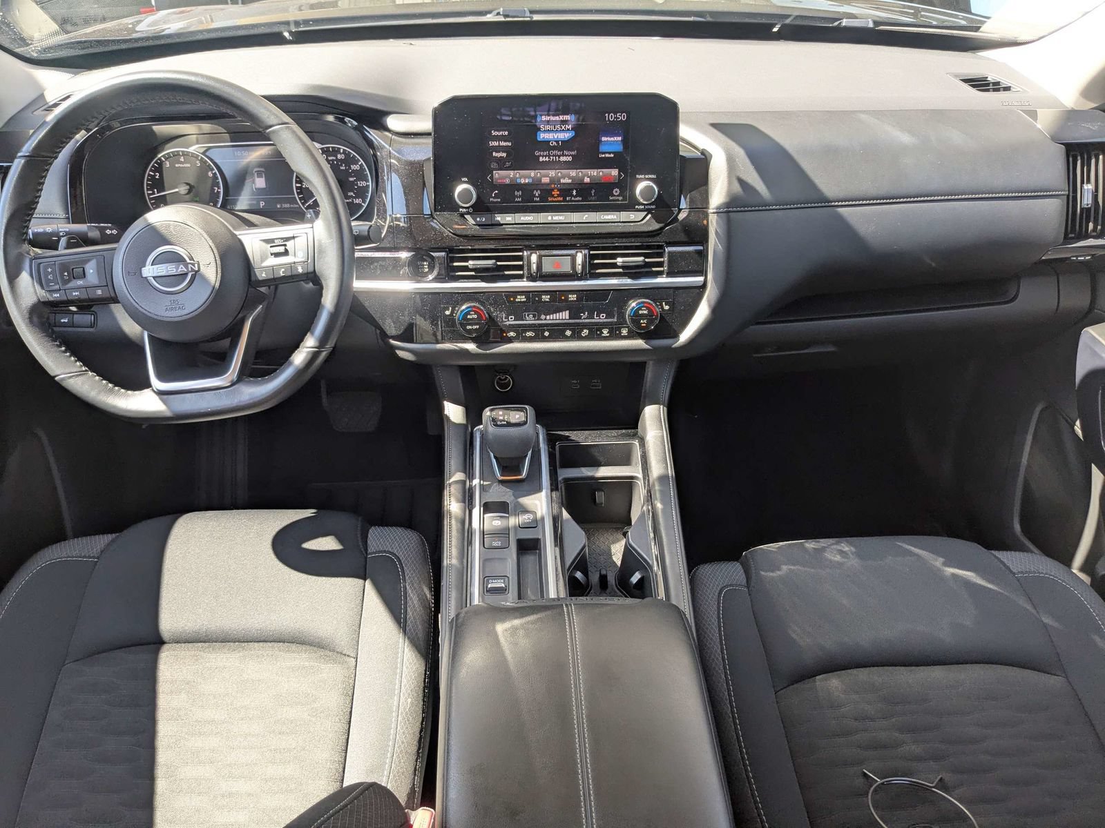 Used 2025 Nissan Pathfinder SV FWD image 17