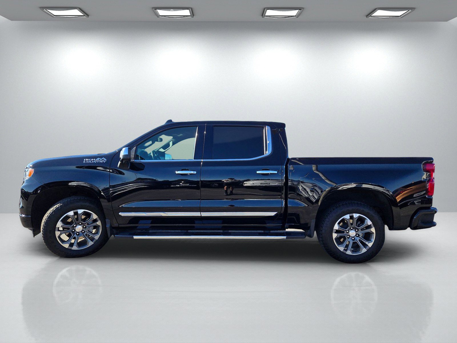 Certified 2023 Chevrolet Silverado 1500 High Country w/ Z71 Off-Road Package image 7
