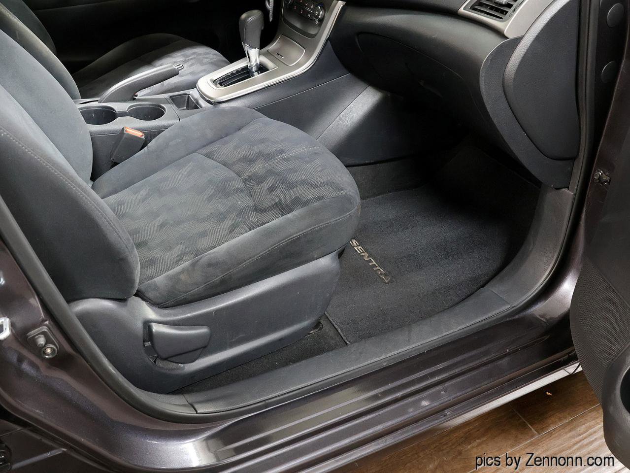 Used 2013 Nissan Sentra SV FWD image 33