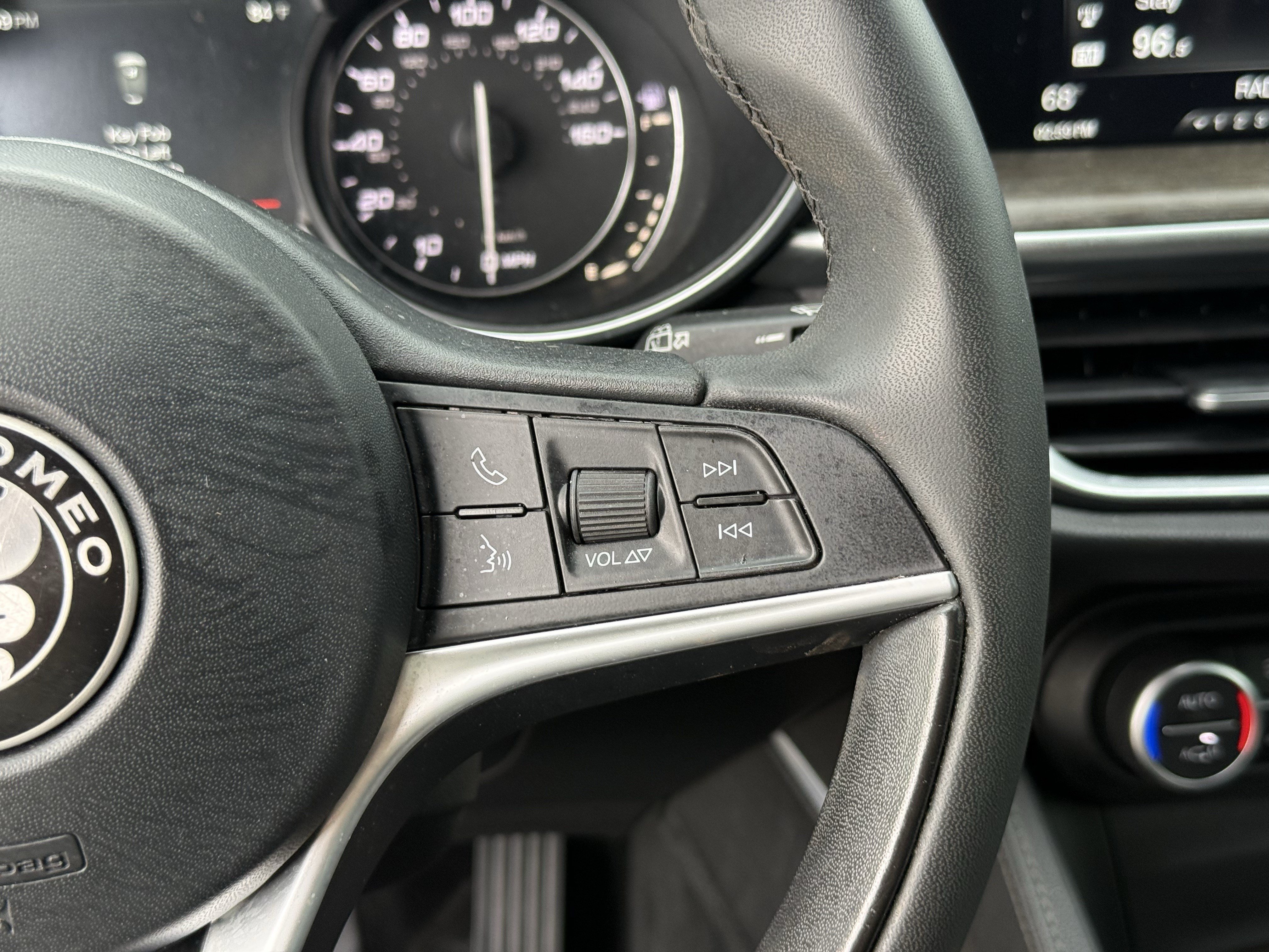 Used 2018 Alfa Romeo Stelvio Ti AWD/4WD image 17