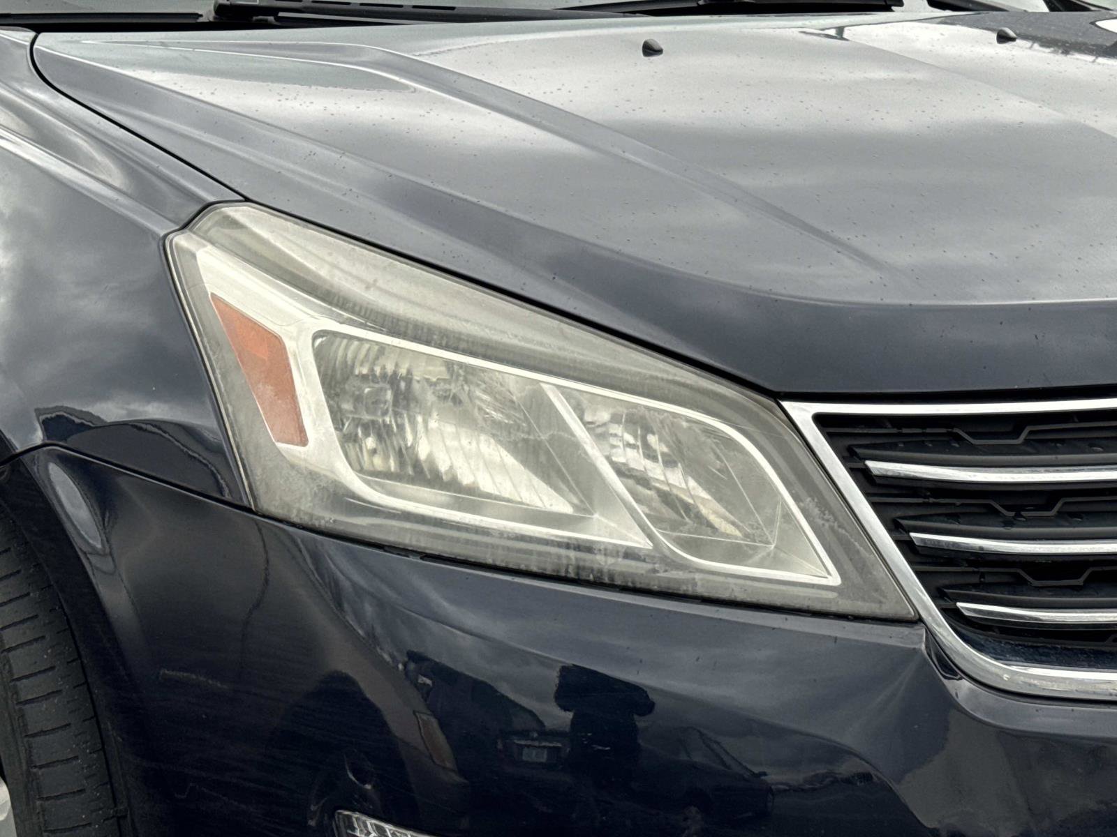 Used 2016 Chevrolet Traverse LT w/ Style and Technology Package image 4